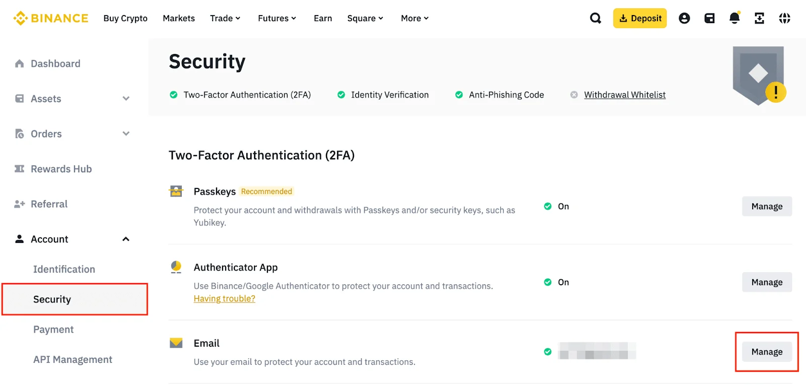 幣安說明頁附的官方介面圖：Security 頁面左側選單的 Security 項目與 Email 右側的 Manage 按鈕被紅框標出，信箱內容已由官方打碼（原圖為英文介面）